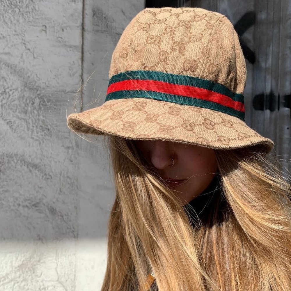 Authentic Gucci GG canvas bucket hat with red green details
